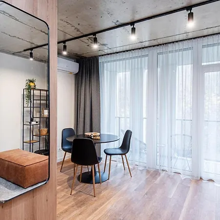 Ozas Park And Suites