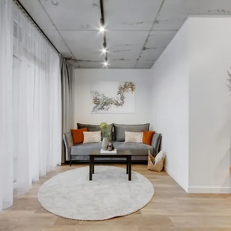 Ozas Park And Suites