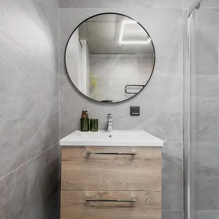 Ozas Park And Suites *